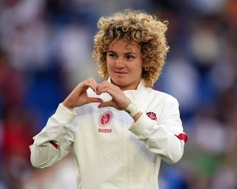 England's Ellie Kildunne and Botterman Ready to Take On France in Semi-final