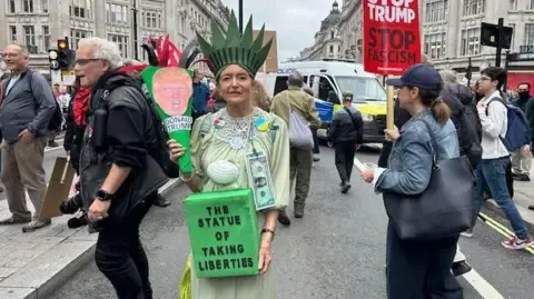 Numerous Demonstrators Converge in Central London to Challenge Trump's Second State Visit