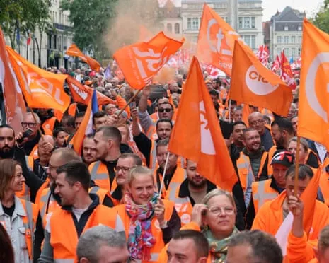 France-Wide Walkout Demonstrations Sees Hundreds of Thousands Protesting Throughout France